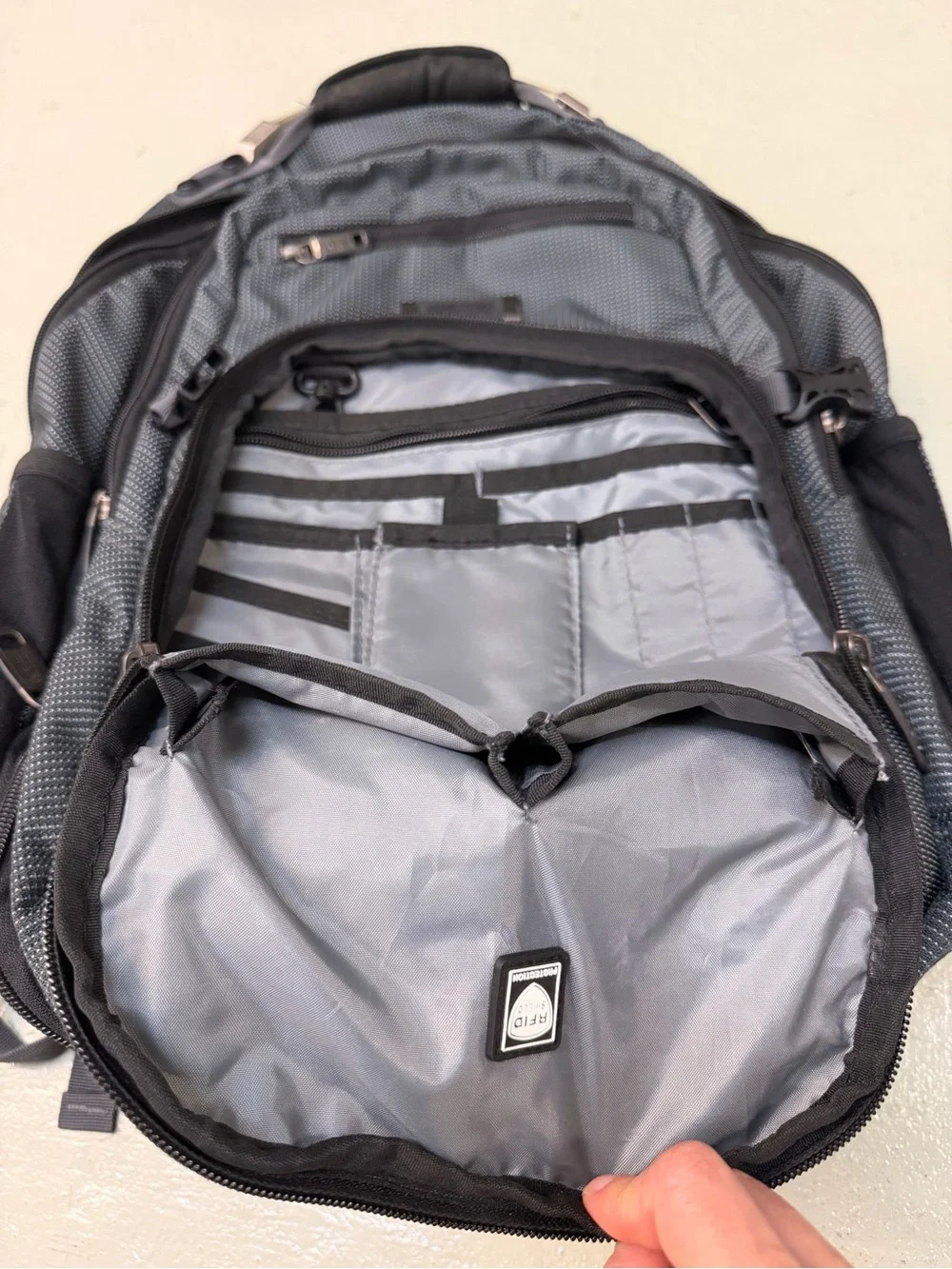 Kenneth Cole Reaction Gray Multi-Compartment Laptop Backpack Travel Business Bag